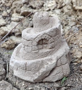 Mud Castle, Dirty Dingy Daryl